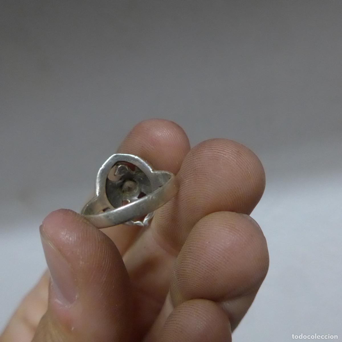 Joyeria: Antiguo anillo de plata con pedreria a identificar - Foto 6