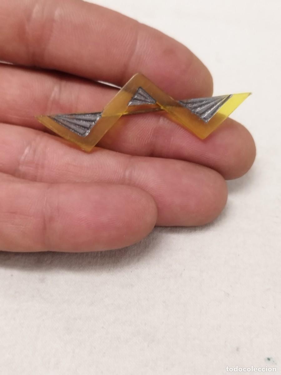 Joyeria: Antiguo broche medios triangulos. - Foto 1