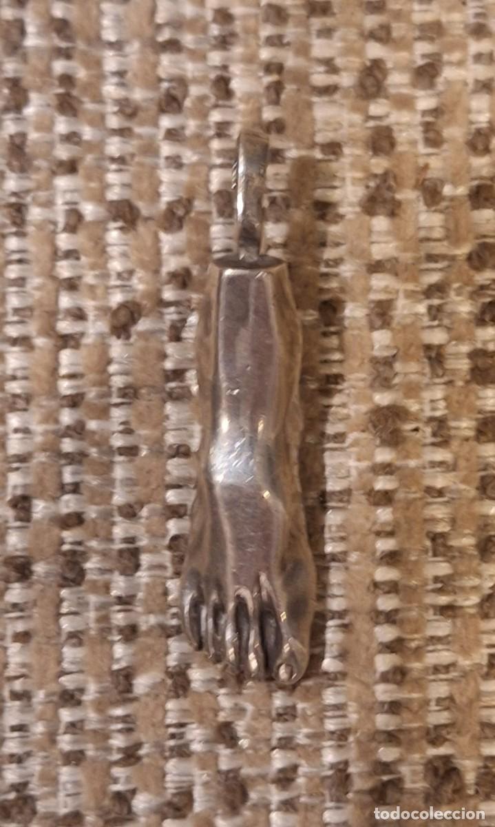 Joyeria: Colgante de plata con forma de pie humano - Foto 1