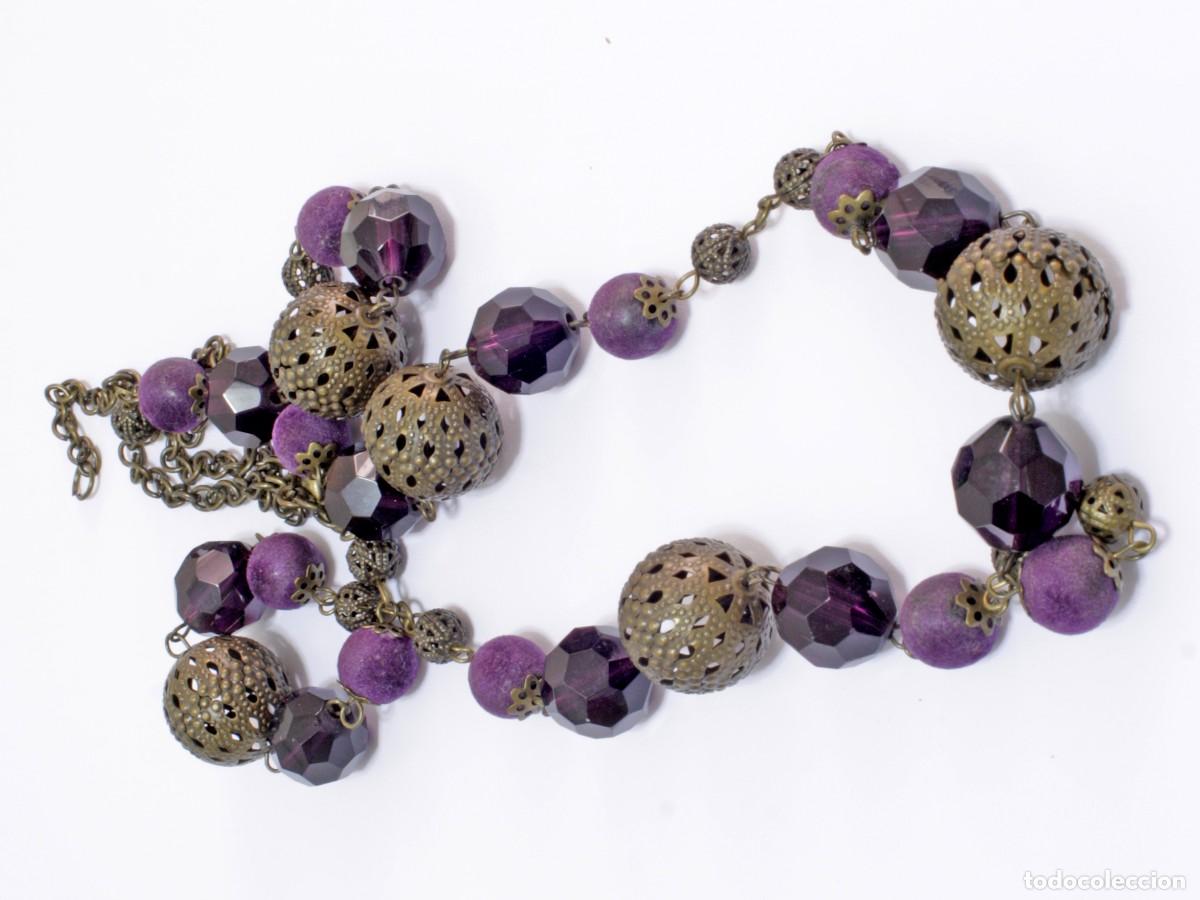 Joyeria: COLLAR LARGO, VINTAGE, BOLAS VARIADAS, TONOS LILA OSCURO - Foto 1