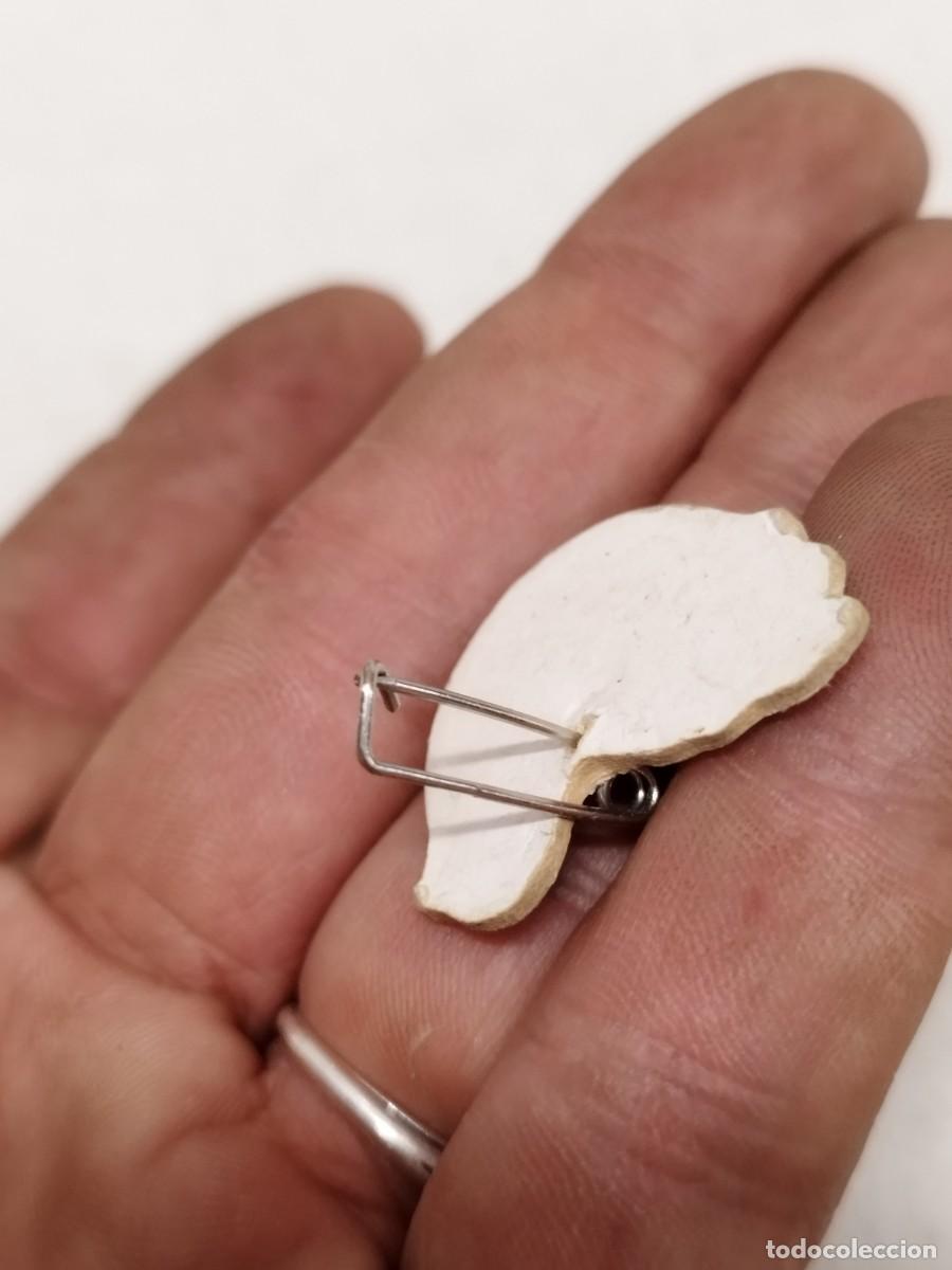 Joyeria: Broche de madera de una paloma de la paz. - Foto 3
