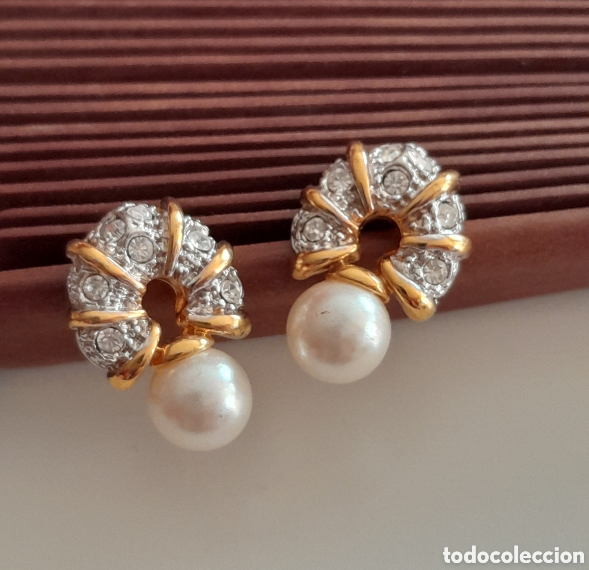 Joyeria: PENDIENTES CHAPADOS EN ORO CON CRISTAL Y PERLA - Foto 2