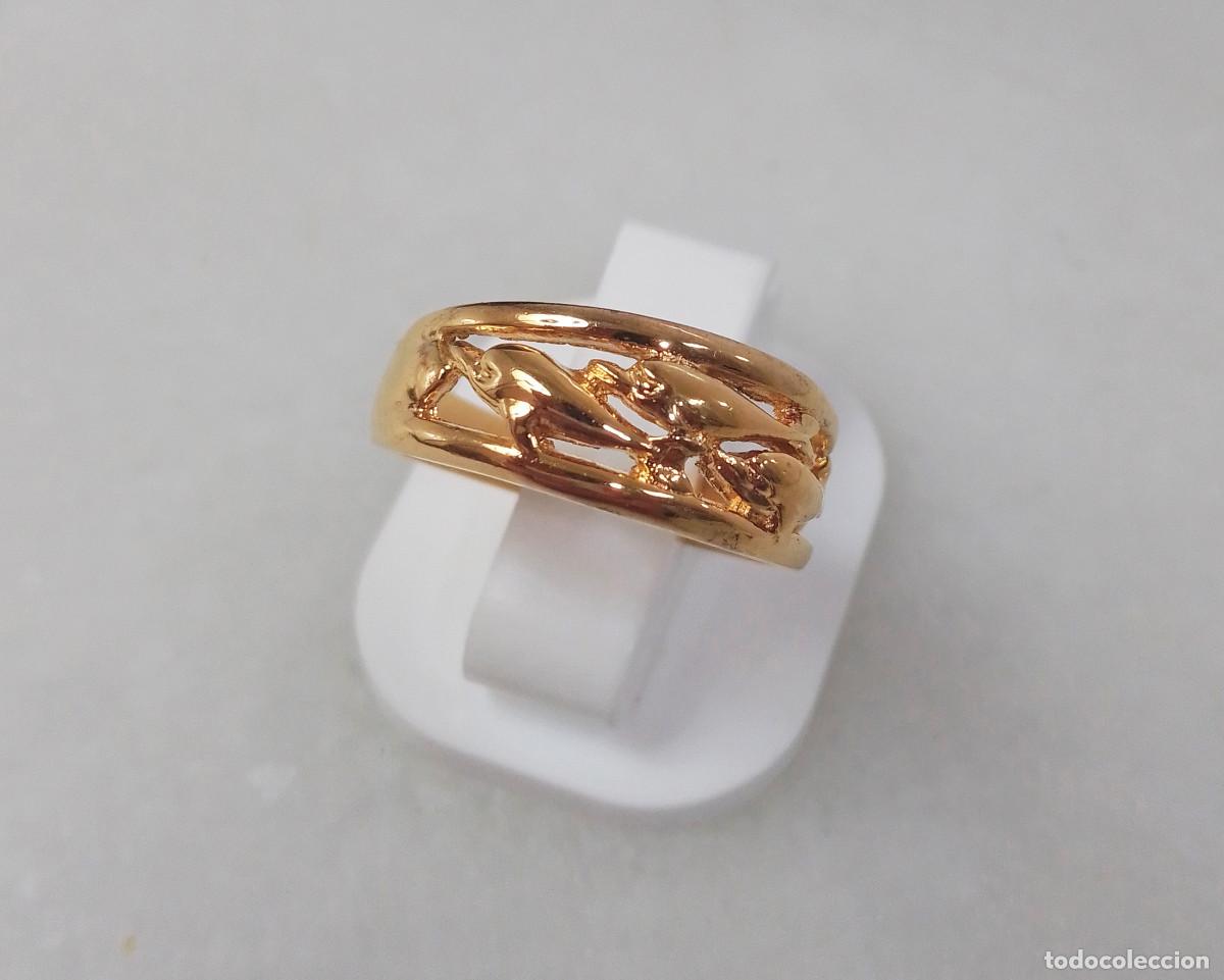 Joyeria: Anillo cl&aacute;sico de plata de ley ba&ntilde;ado en oro con delfines. - Foto 2