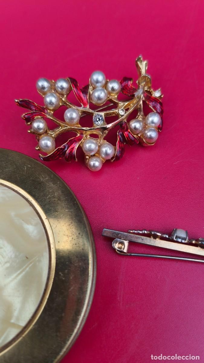 Joyeria: Poudrier laiton et broche plaqu&eacute; or 1960 - Foto 5