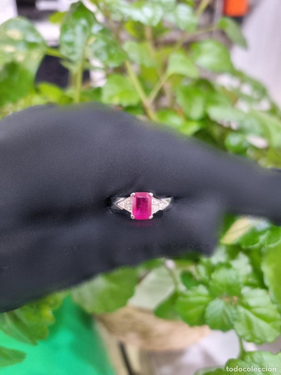 Joyeria: Anillo de oro blanco con diamantes y rub&iacute; - Foto 2