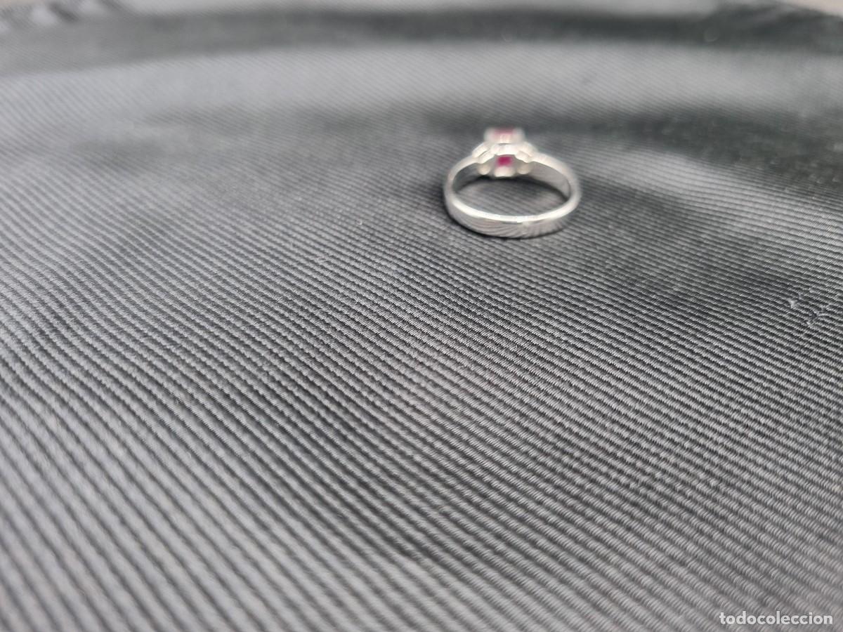Joyeria: Anillo de oro blanco con diamantes y rub&iacute; - Foto 7