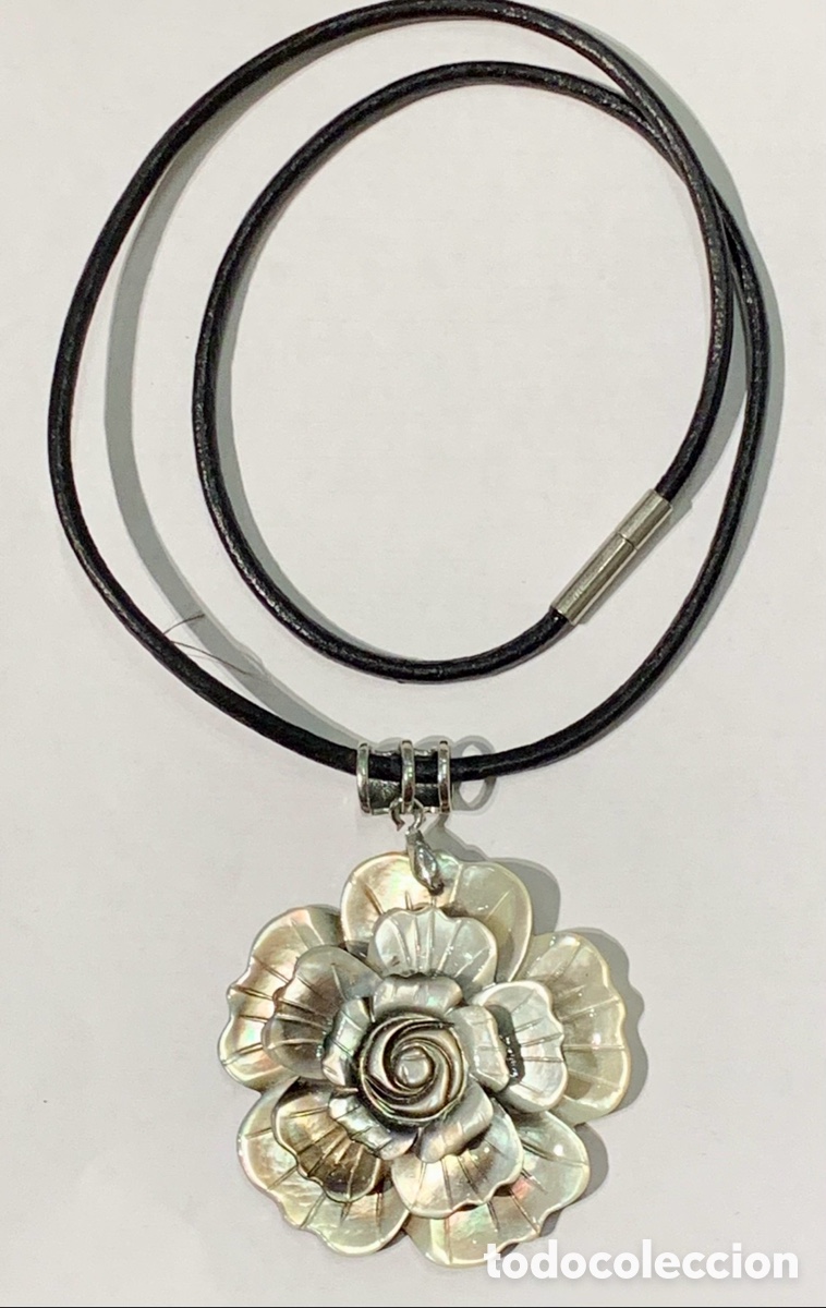 Joyeria: Colgante. Figura de flor. Nacar. - Foto 2