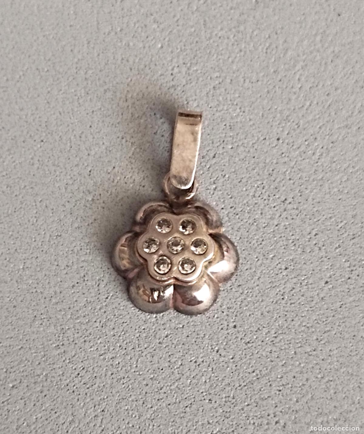 Joyeria: Colgante de plata con circonitas. Forma de flor. - Foto 2