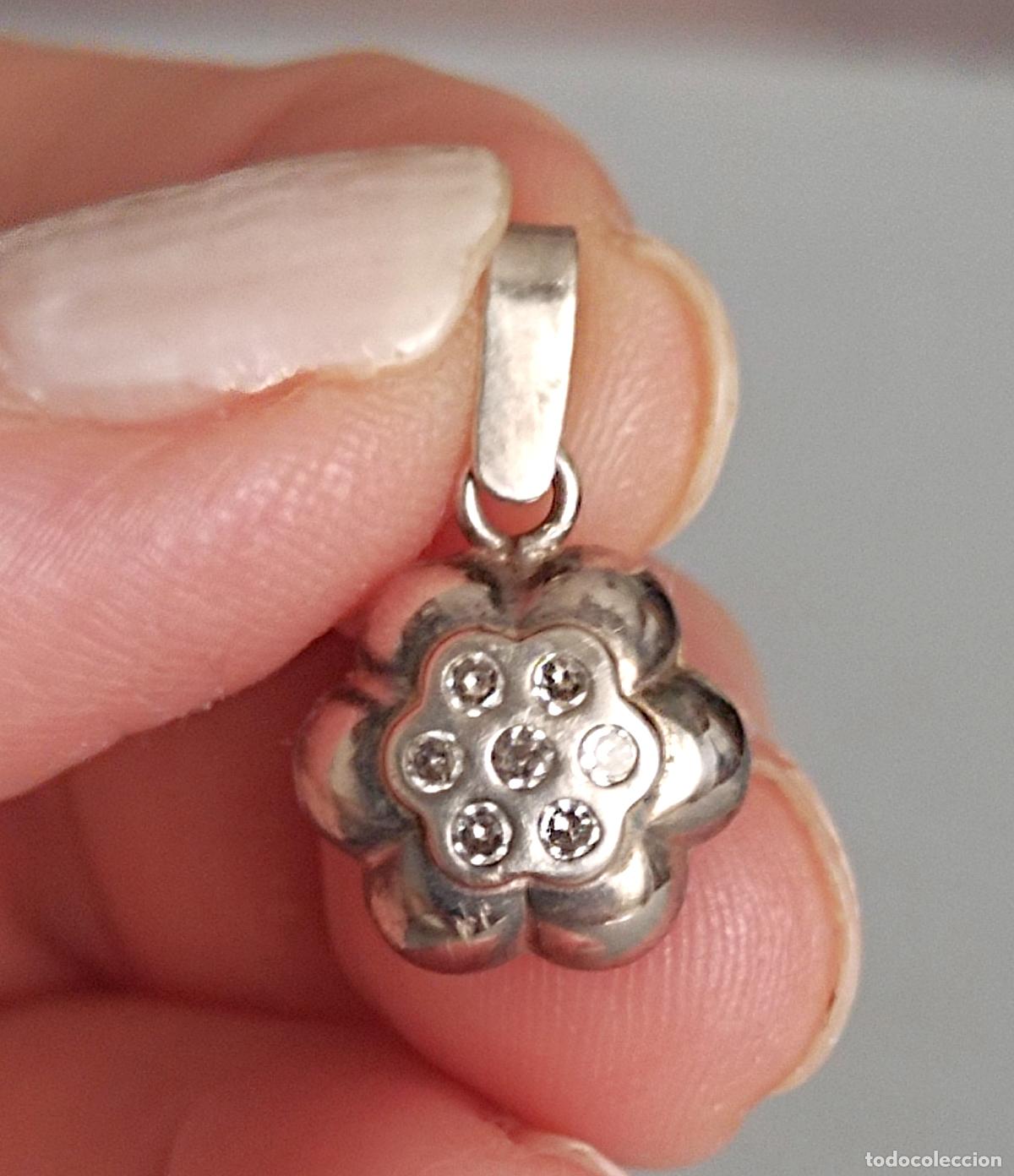 Joyeria: Colgante de plata con circonitas. Forma de flor. - Foto 4