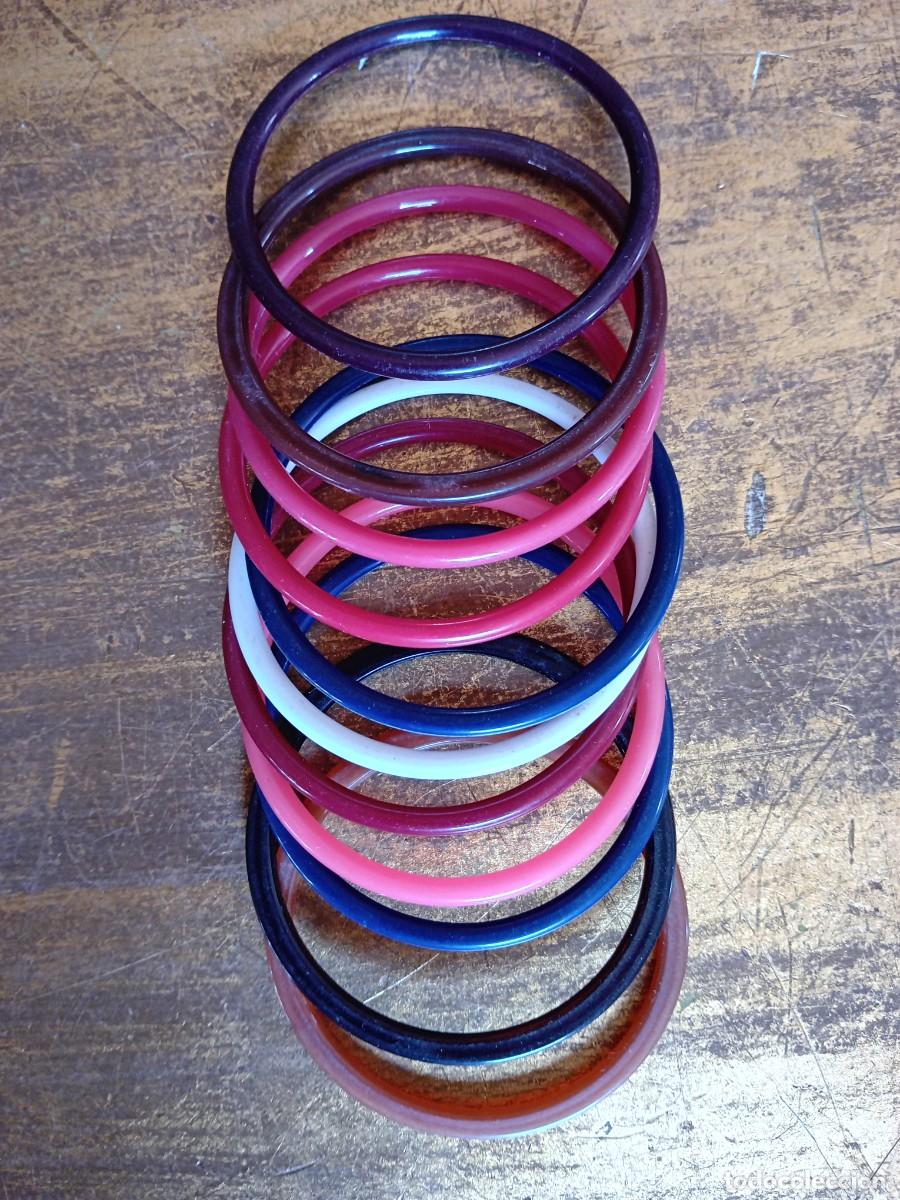 Joyeria: 11 pulseras de pl&aacute;stico duro de cada de los 60 - Foto 2