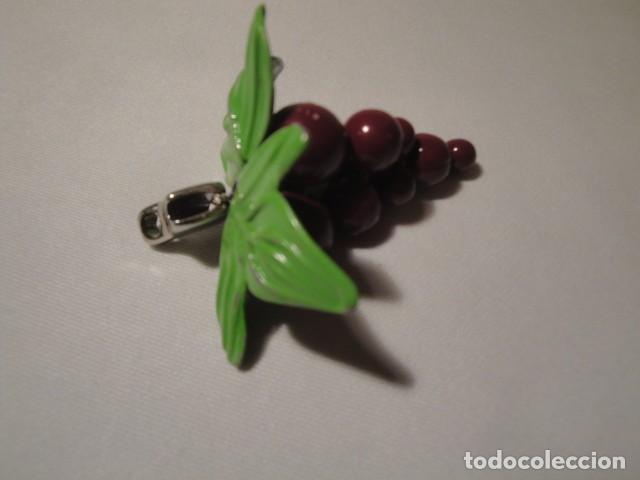 Joyeria: Colgante met&aacute;lico, racimo de uva. - Foto 4