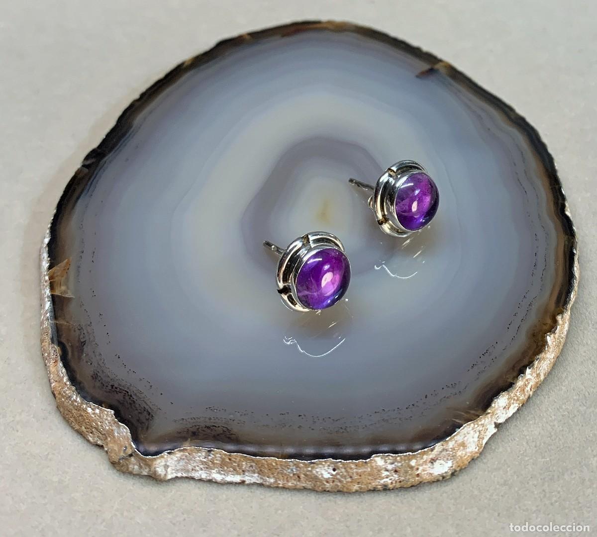 Joyeria: Pendientes peque&ntilde;os redondos de bot&oacute;n de amatista morada - Foto 1