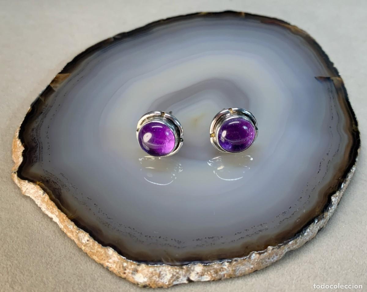 Joyeria: Pendientes peque&ntilde;os redondos de bot&oacute;n de amatista morada - Foto 2