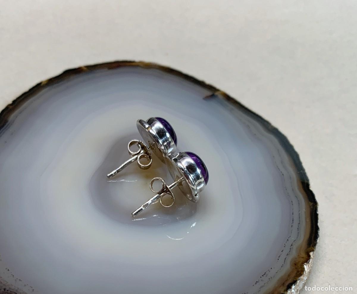 Joyeria: Pendientes peque&ntilde;os redondos de bot&oacute;n de amatista morada - Foto 3