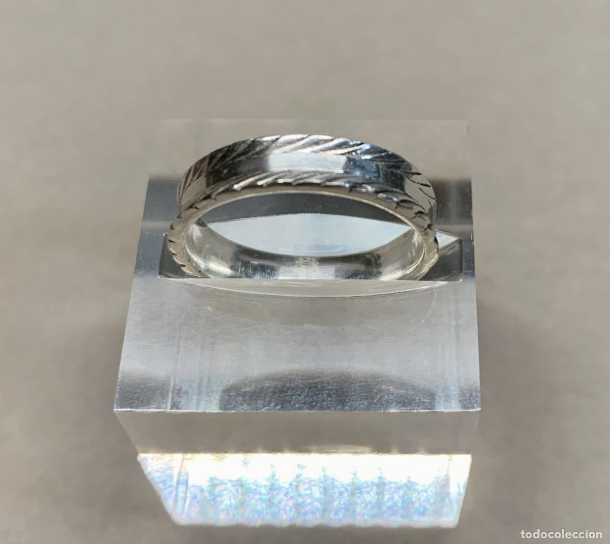 Joyeria: Anillo de banda de plata texturizado - Foto 1