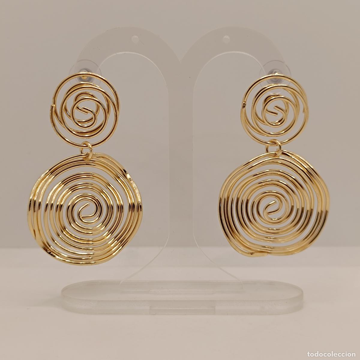 Joyeria: Sofisticados pendientes de dise&ntilde;o original con acabados en oro. - Foto 6