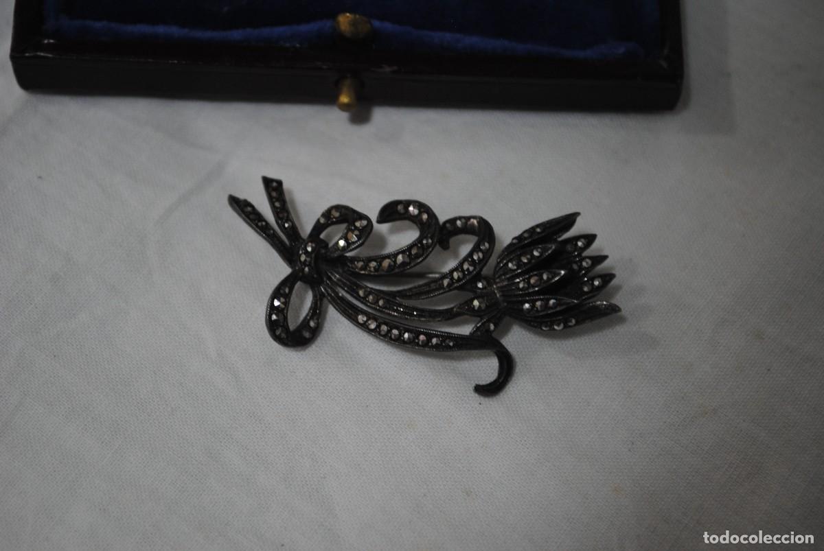Joyeria: BROCHE DE PLATA EN FORMA DE FLOR , CON ESTUCHE . - Foto 3