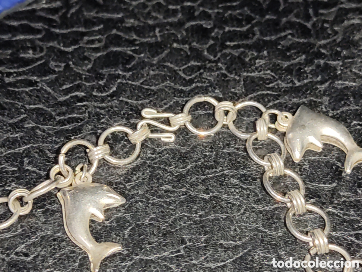 Joyeria: Pulsera con colgantes de delfines y cascabel.Vintage. - Foto 3