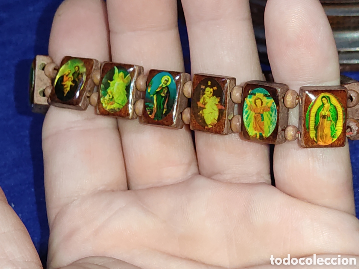 Joyeria: Pulsera religiosa de v&iacute;rgenes y santos de madera - Foto 3
