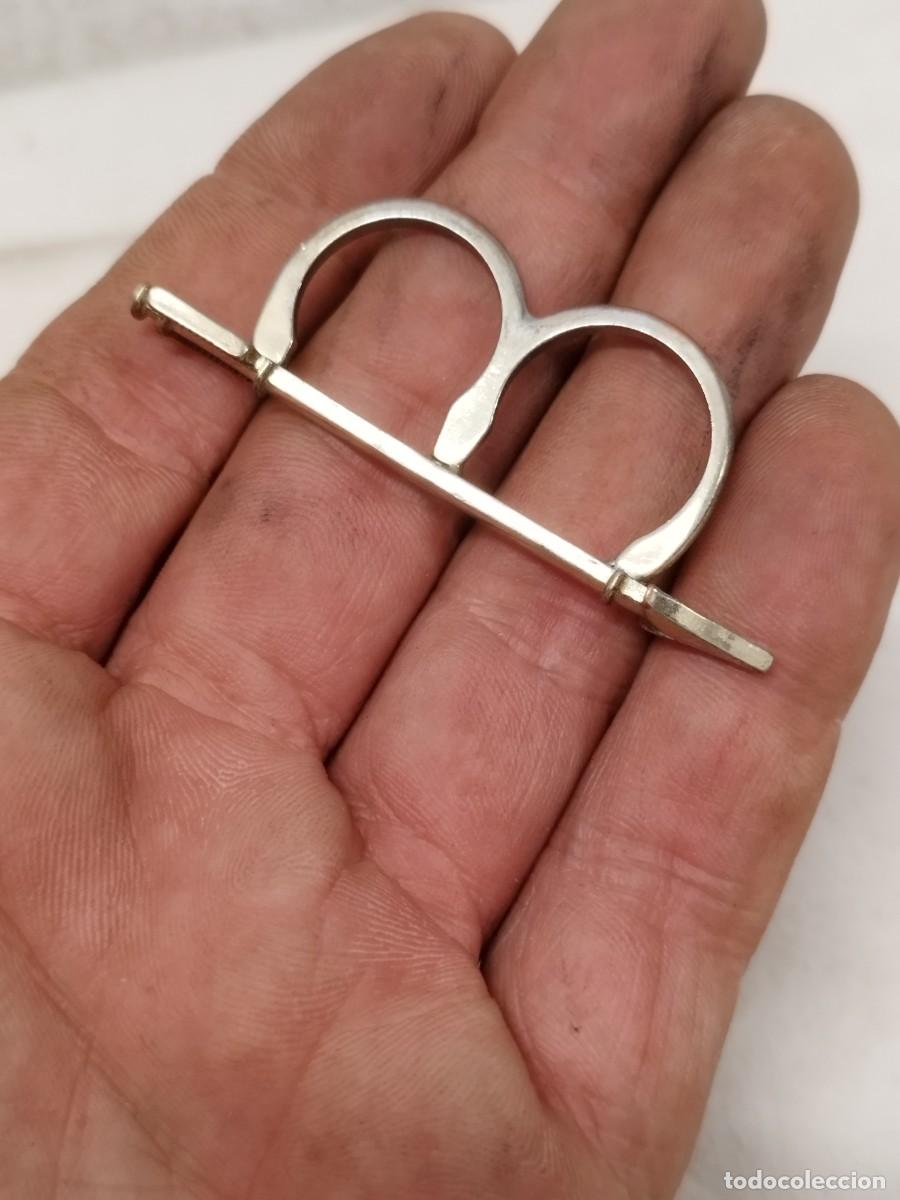Joyeria: Anillo en forma de flecha, para dos dedos. Anillo grande. - Foto 2