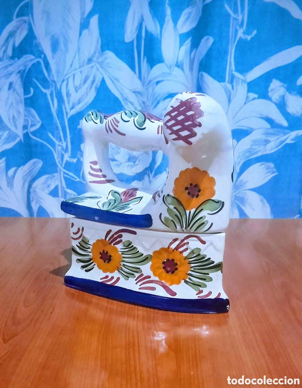 Joaillerie: Joyero de Porcelana Antigua. Medidas 18 X 17 X 10 cm.