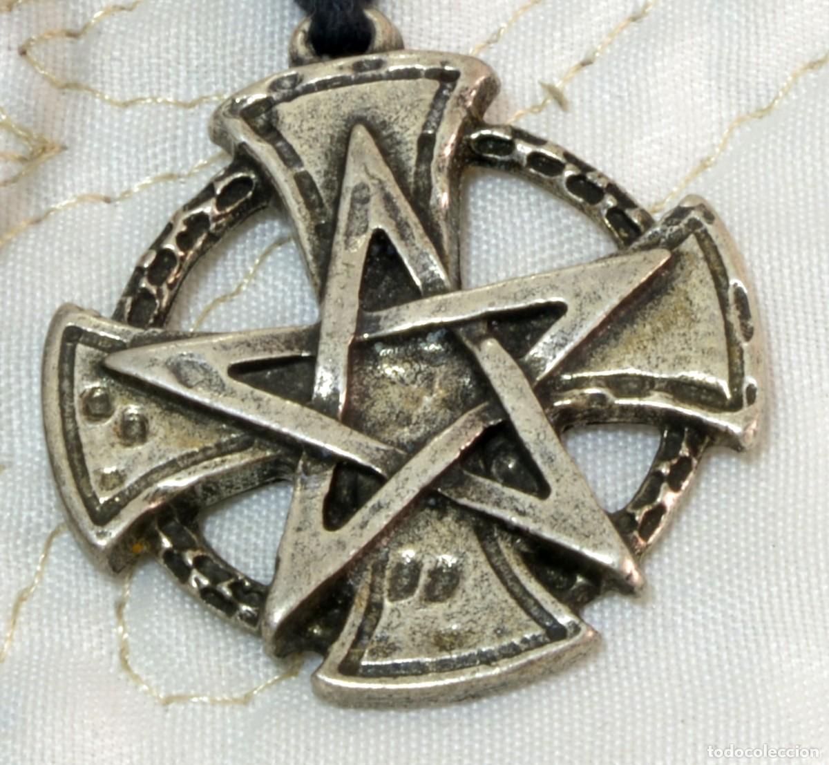 Joyeria: COLLAR CON AMULETO, PENT&Aacute;CULO PLATEADO - Foto 1