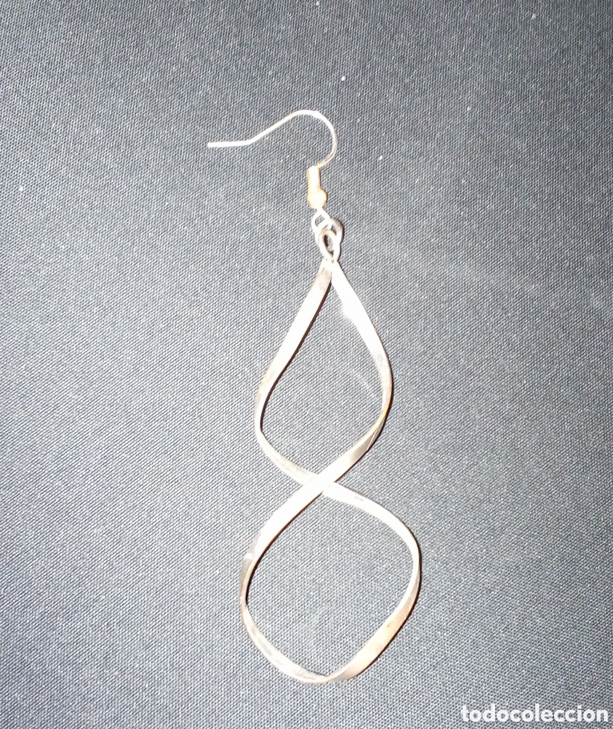 Joyeria: PENDIENTE PLATEADO UN POCO GRANDE - Foto 1