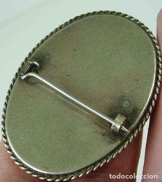 Joyeria: Antiguo broche pintado a mano en n&aacute;car - Foto 3