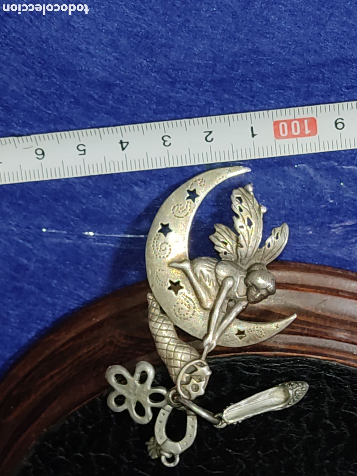Joyeria: Bonito colgante modernista luna con hada o ninfa y colgantes o dijes.