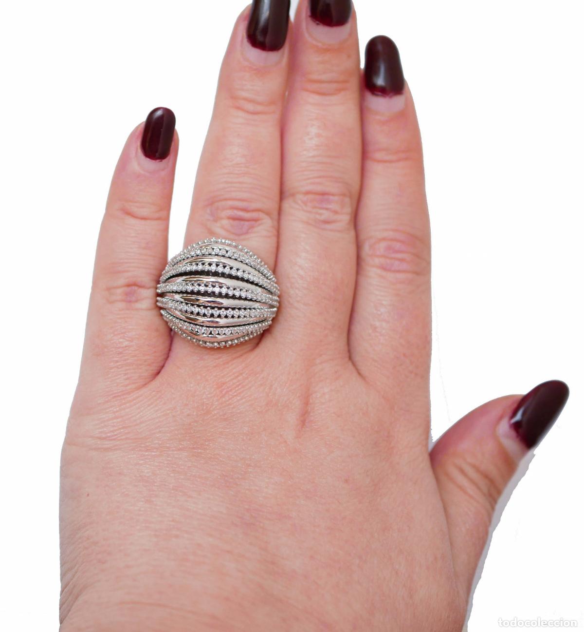 Joyeria: Anillo de oro blanco de 18 quilates con diamantes - Foto 2