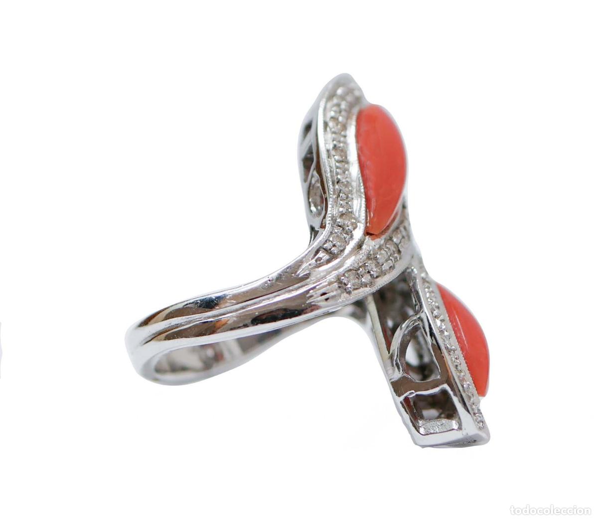Joyeria: Anillo de oro blanco con coral y diamantes - Foto 4