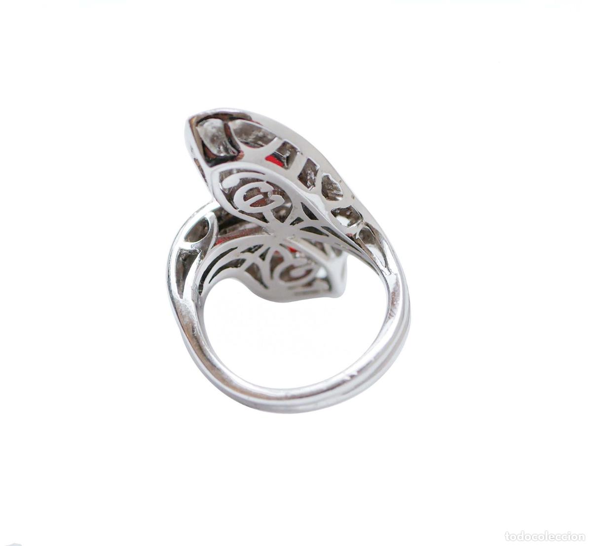 Joyeria: Anillo de oro blanco con coral y diamantes - Foto 5