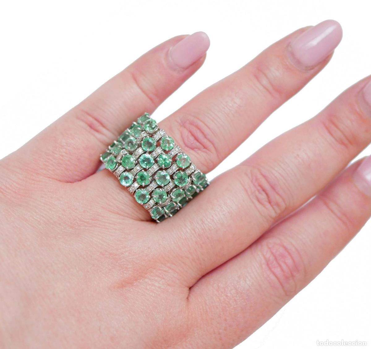Joyeria: Anillo de oro blanco con esmeraldas y diamantes - Foto 3
