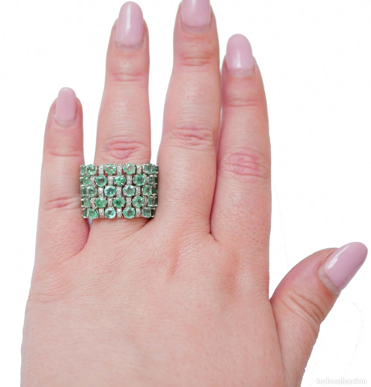 Joyeria: Anillo de oro blanco con esmeraldas y diamantes - Foto 5