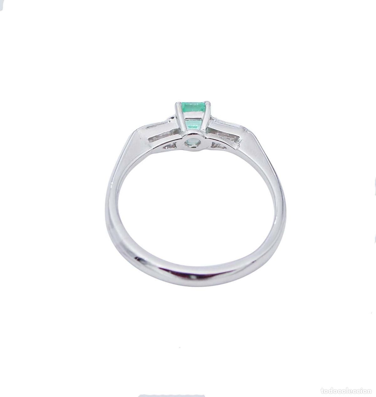 Joyeria: Anillo de oro blanco con esmeralda y diamantes - Foto 3