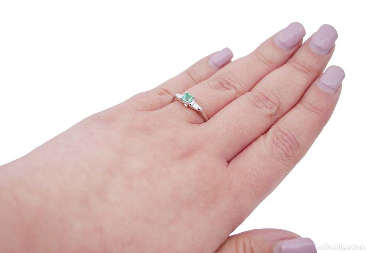 Joyeria: Anillo de oro blanco con esmeralda y diamantes - Foto 5