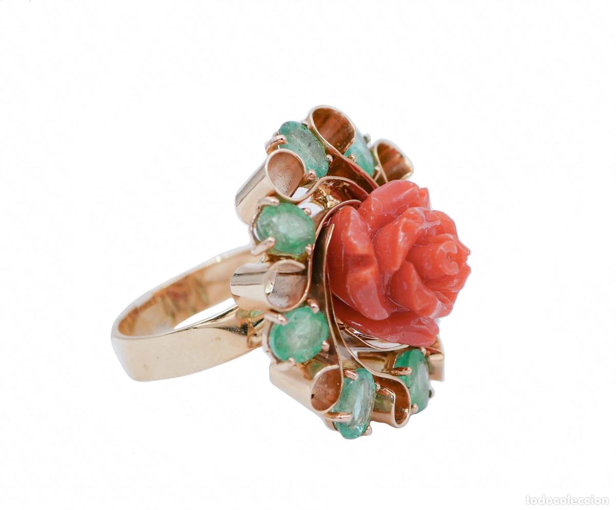 Joyeria: Anillo de coral, esmeraldas y oro rosa - Foto 3