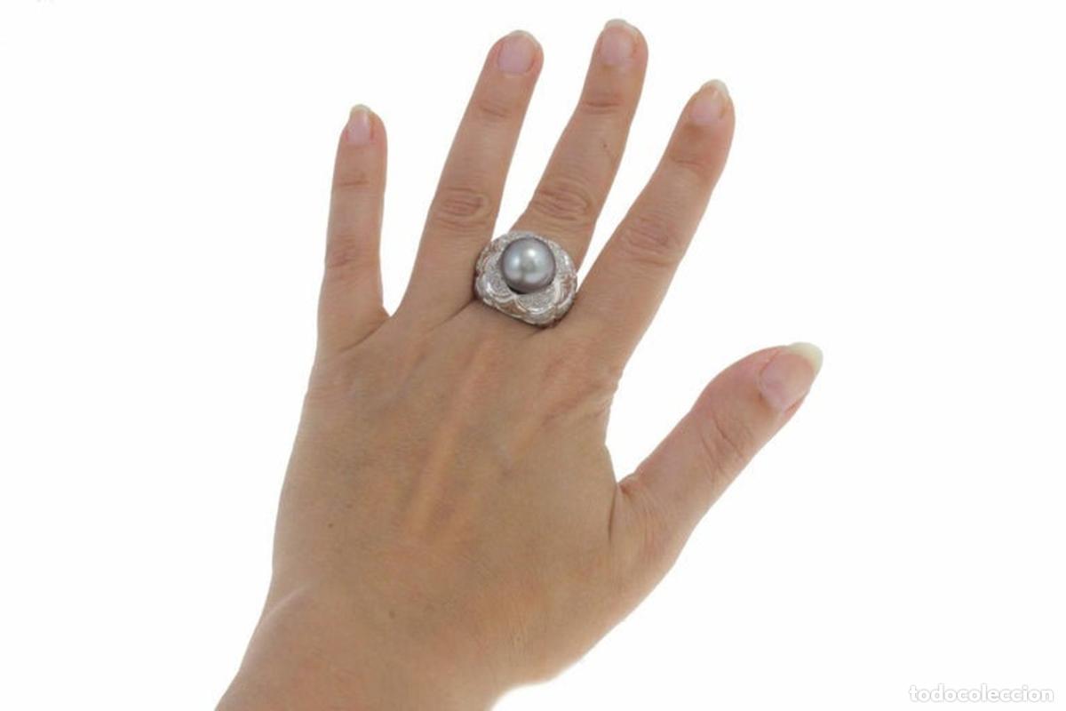 Joyeria: Anillo de oro blanco con perla gris y diamantes - Foto 3