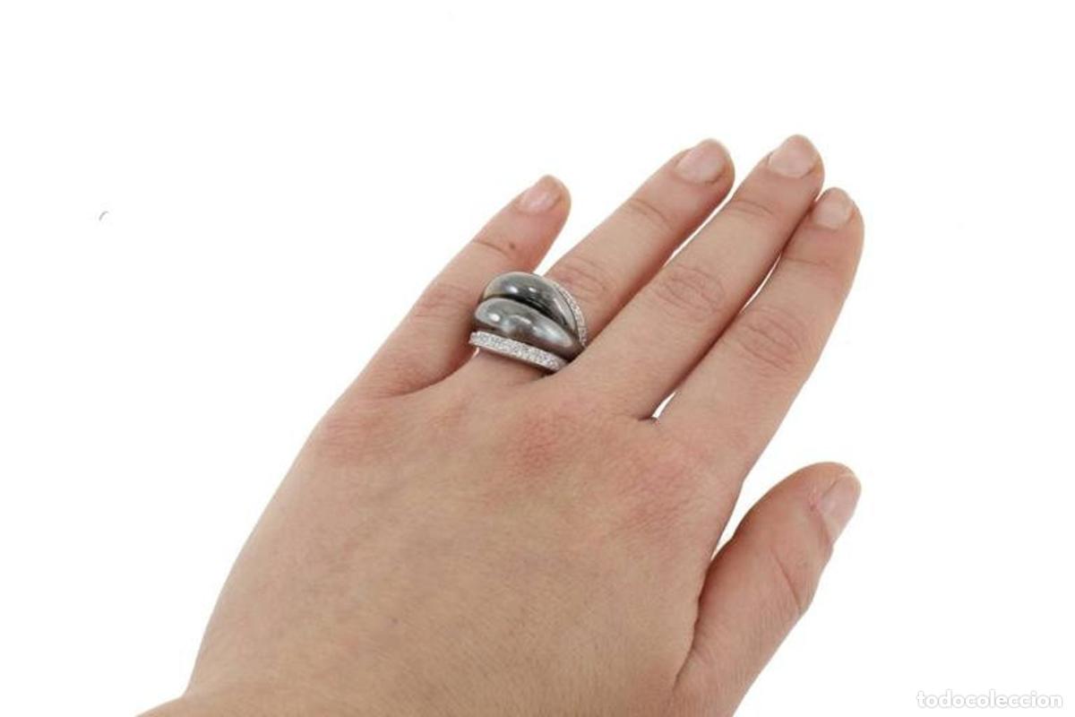 Joyeria: Anillo de oro blanco y negro con diamantes en forma de c&uacute;pula - Foto 2