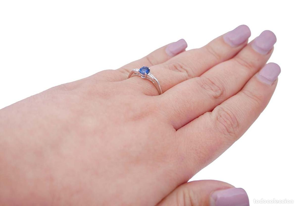 Joyeria: Anillo de oro blanco con zafiro y diamantes - Foto 4