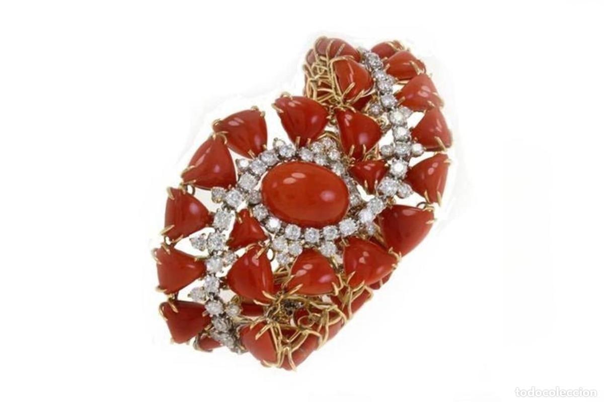 Joyeria: Pulsera triangular y ovalada de corales rojos, diamantes blancos y oro blanco y rosa. - Foto 3