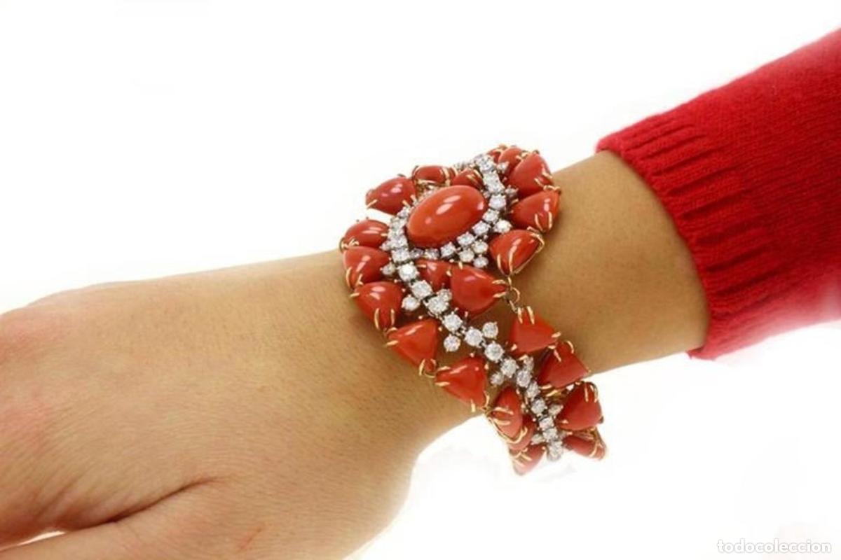 Joyeria: Pulsera triangular y ovalada de corales rojos, diamantes blancos y oro blanco y rosa. - Foto 7
