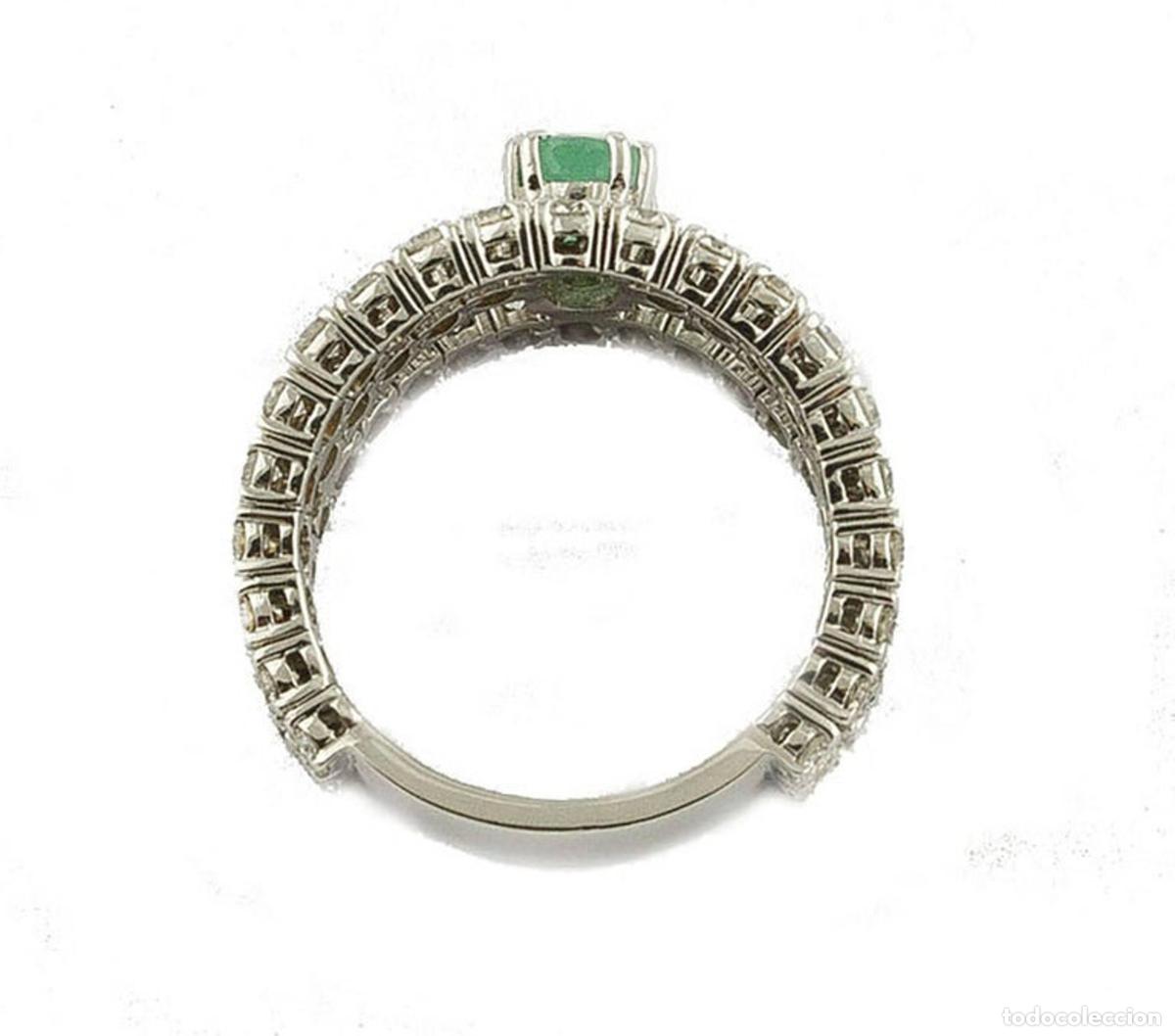 Joyeria: Anillo de compromiso de oro blanco con diamantes y esmeralda - Foto 3