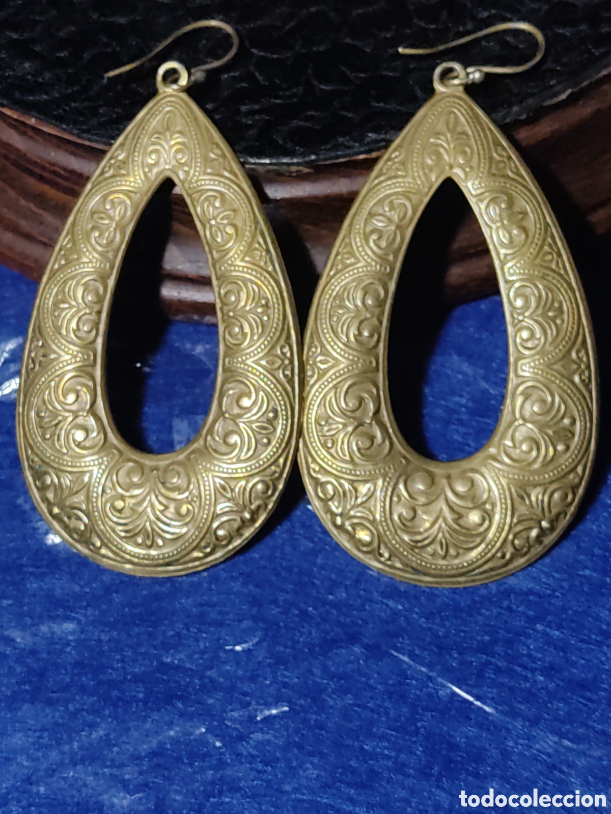 Joyeria: Pendientes Art Deco de lat&oacute;n repujado. - Foto 5