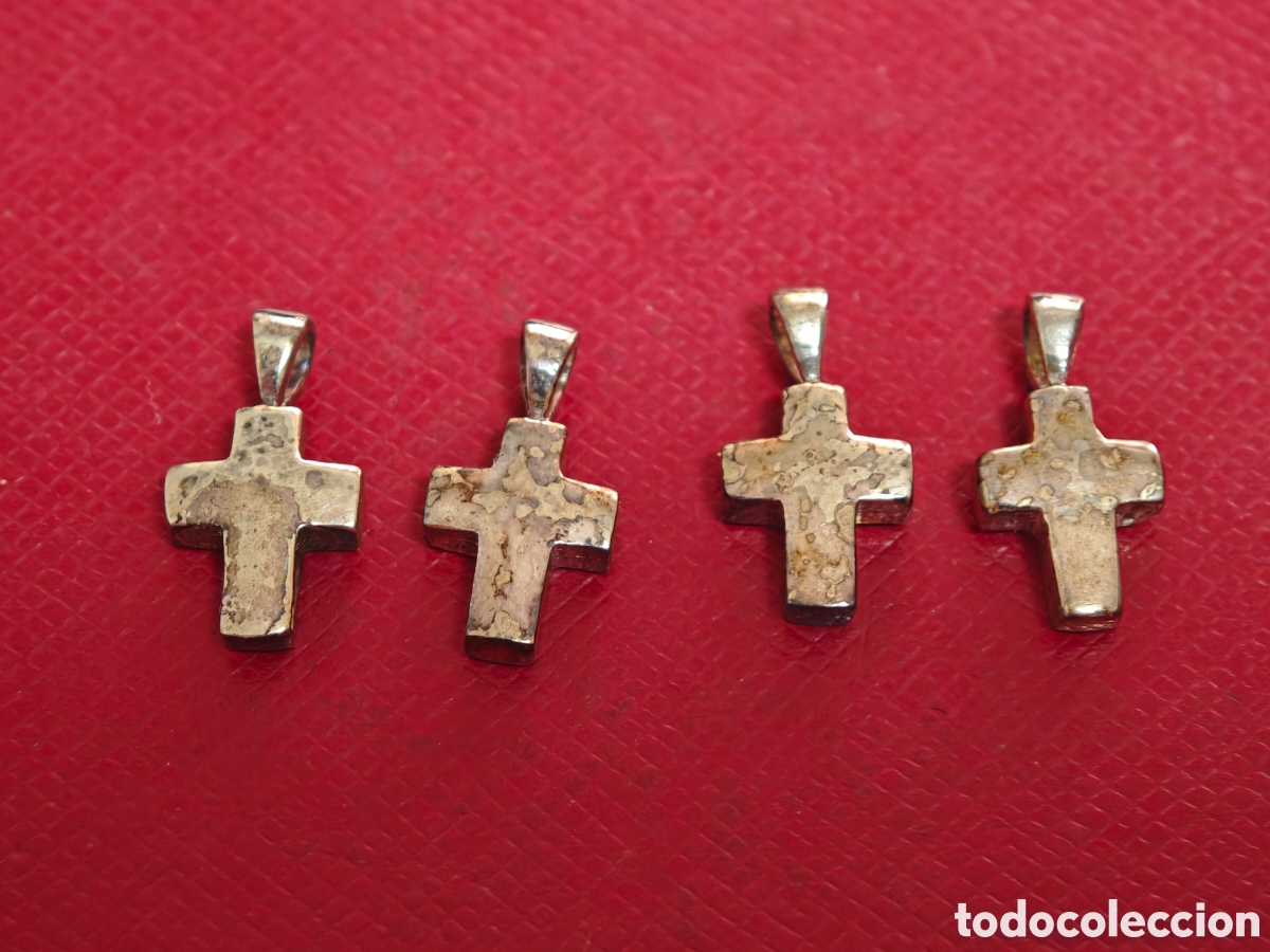 Joyeria: Cuatro peque&ntilde;os colgantes en forma de cruz plata - Foto 2