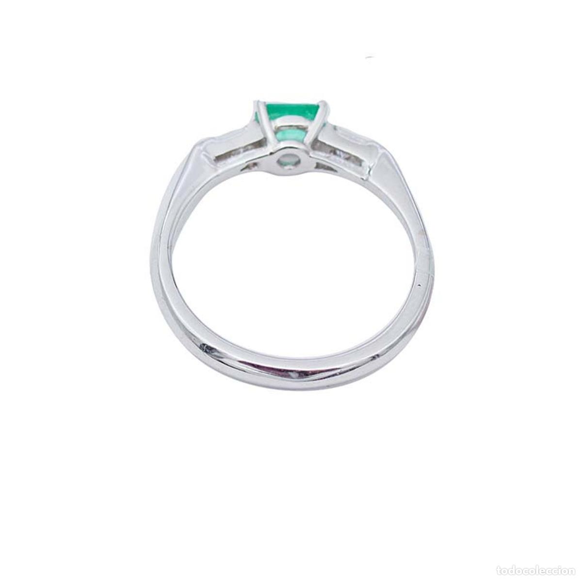 Joyeria: Anillo de oro blanco con esmeralda y diamantes - Foto 8