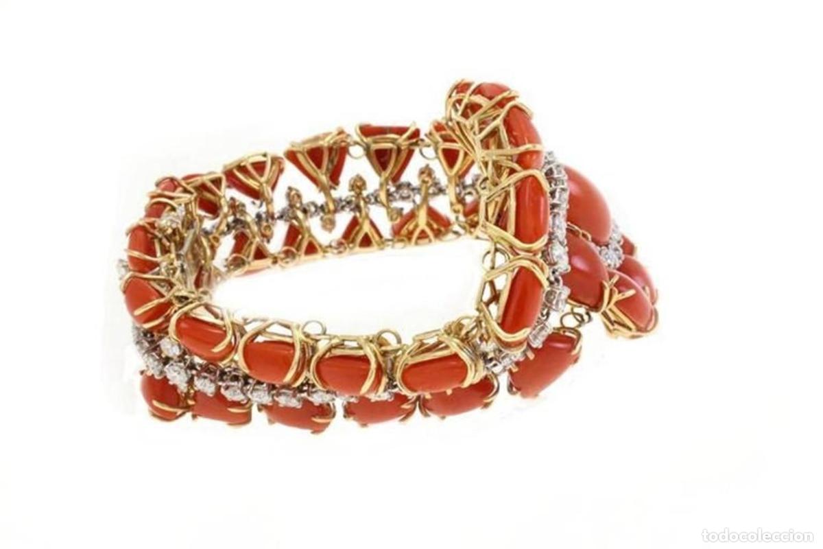 Joyeria: Pulsera triangular y ovalada de corales rojos, diamantes blancos y oro blanco y rosa. - Foto 9