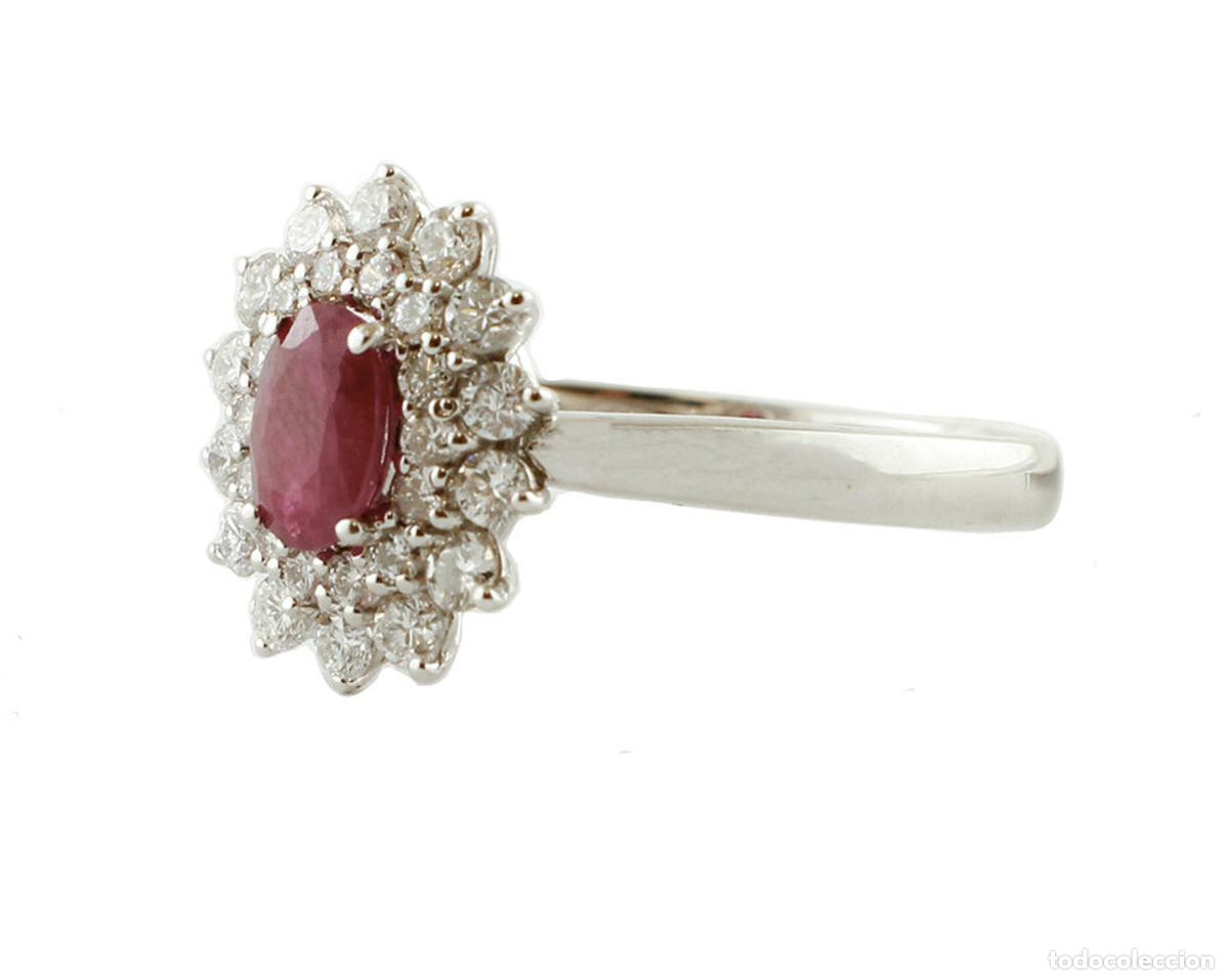 Joyeria: Anillo de compromiso de oro blanco de 18 quilates con rub&iacute; y diamantes - Foto 8