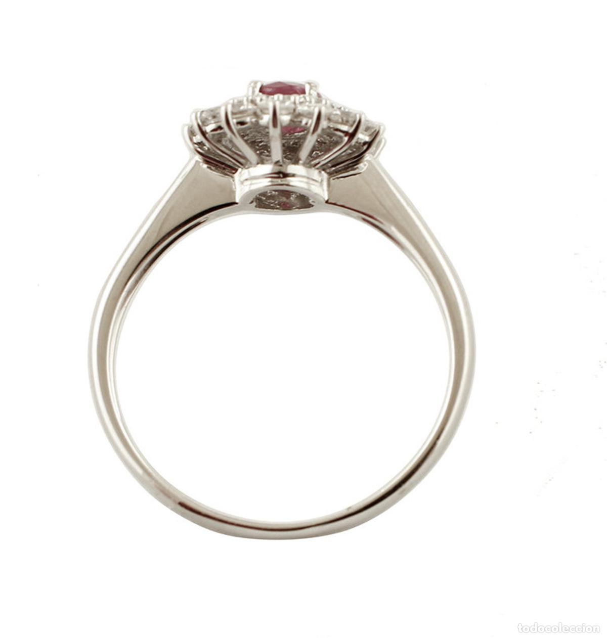 Joyeria: Anillo de compromiso de oro blanco de 18 quilates con rub&iacute; y diamantes - Foto 13