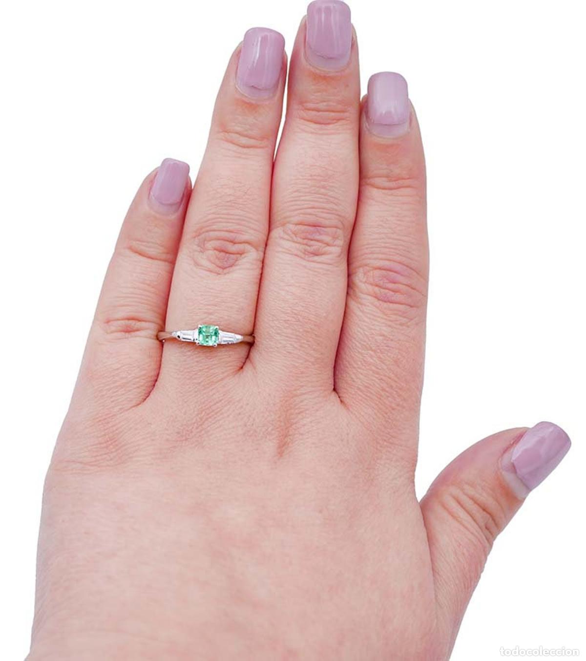 Joyeria: Anillo de oro blanco con esmeralda y diamantes - Foto 8